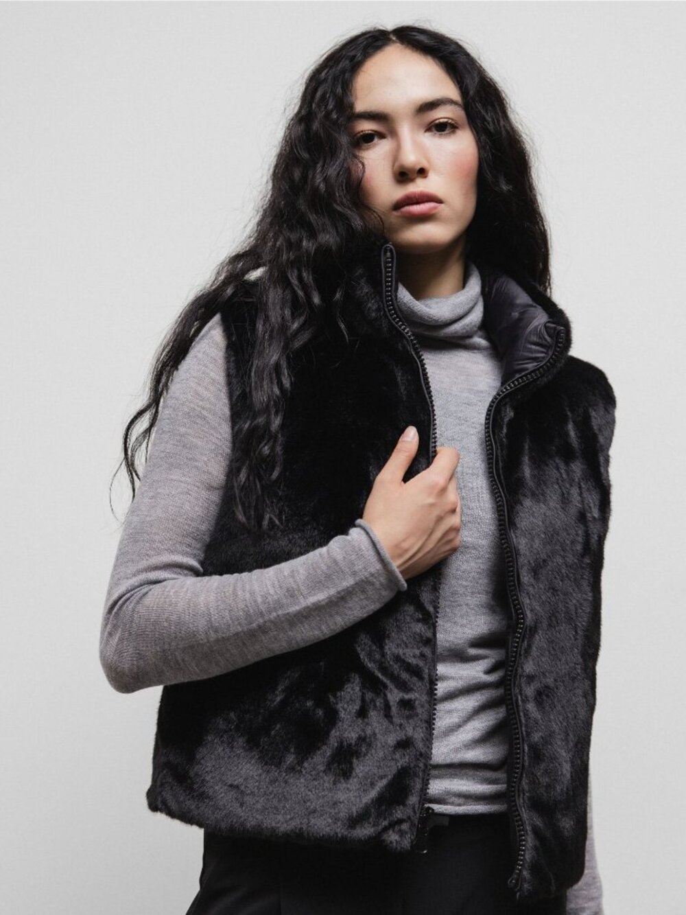 Kikit Maurice Sasson Faux Fur Vest Size Large Black Full Zip Ribbed Knit Back - Picture 4 of 12